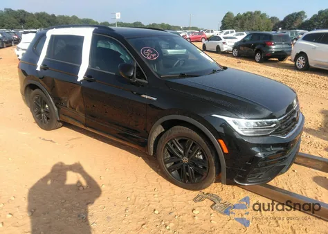 2022 Volkswagen Tiguan 2.0T Se R-Line Black z USA, uszkodzony, nr VIN 3VVCB7AX0NM058630